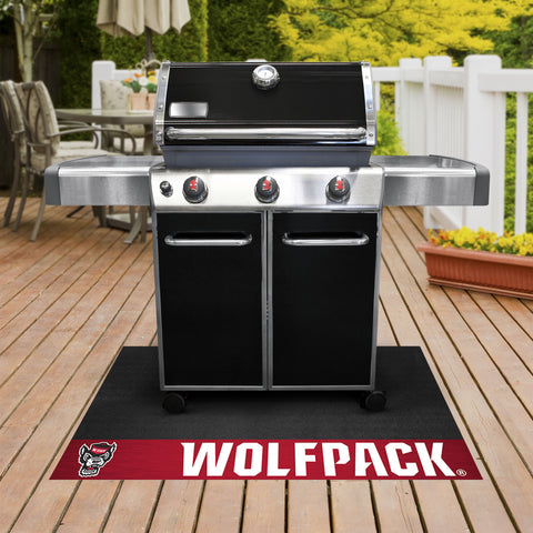 NC State Wolfpack Vinyl Grill Mat - 26in. x 42in., Wolf Logo
